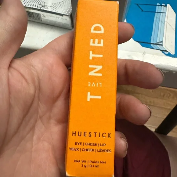 Live Tinted Huestick Lip and Cheek Multistick Shade Found - Picture 4 of 5